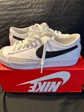 Women’s nike shoes